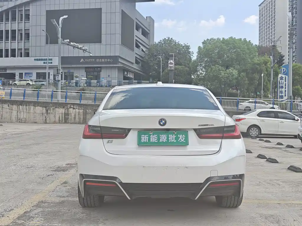 BMW i3 — миниатюра 5