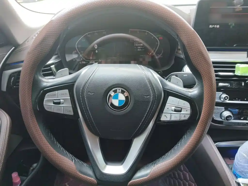 BMW 5 Series — миниатюра 3