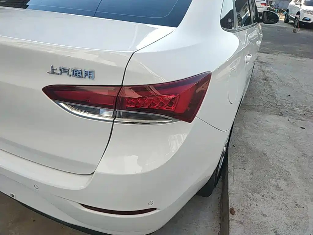 Buick Excelle — миниатюра 8