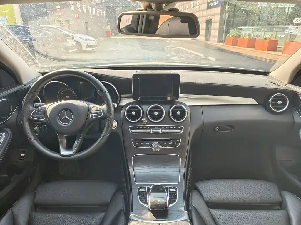 Mercedes-Benz C-Class — миниатюра 16