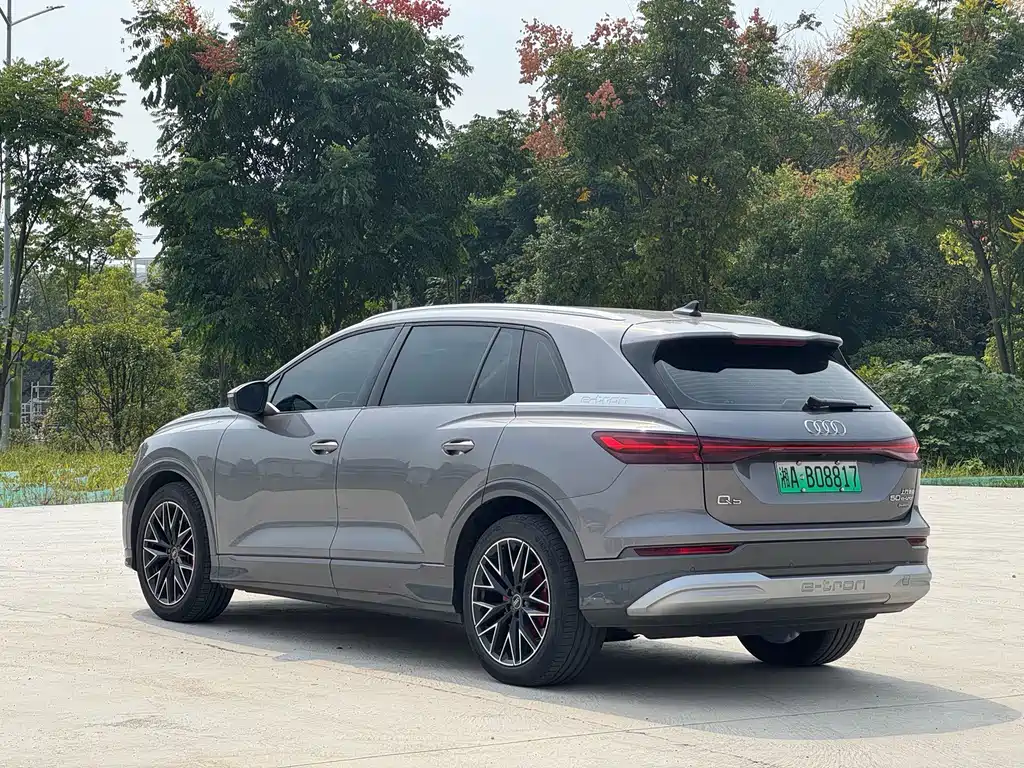 Audi Q5 e-tron — миниатюра 8