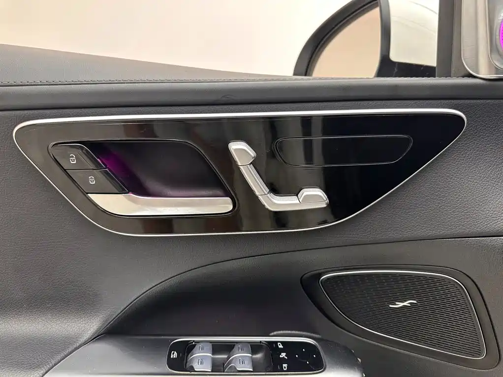 Mercedes-Benz C-Class — миниатюра 15