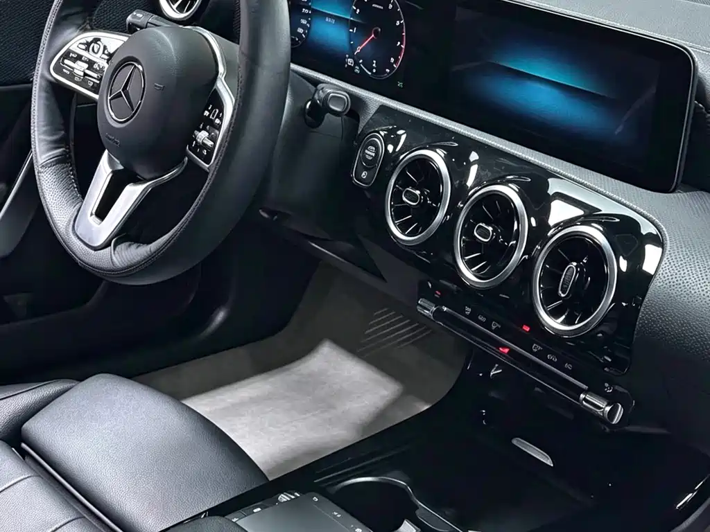 Mercedes-Benz A-Class — миниатюра 6