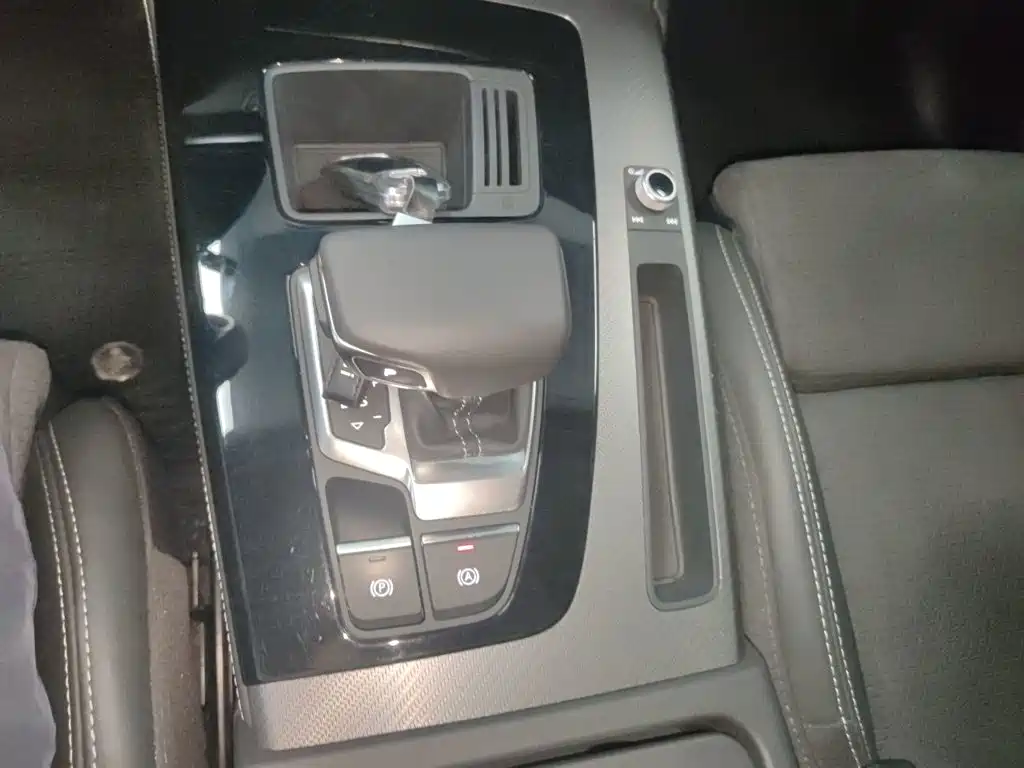 Audi Q5L Sportback — миниатюра 10