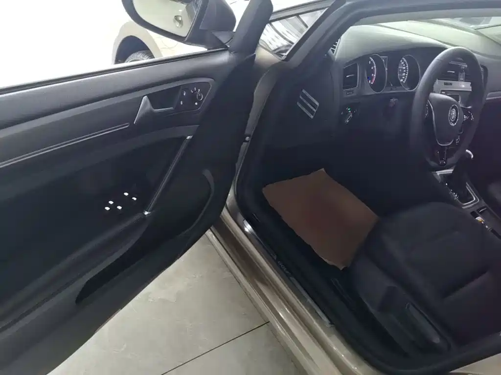 Volkswagen Golf — миниатюра 16