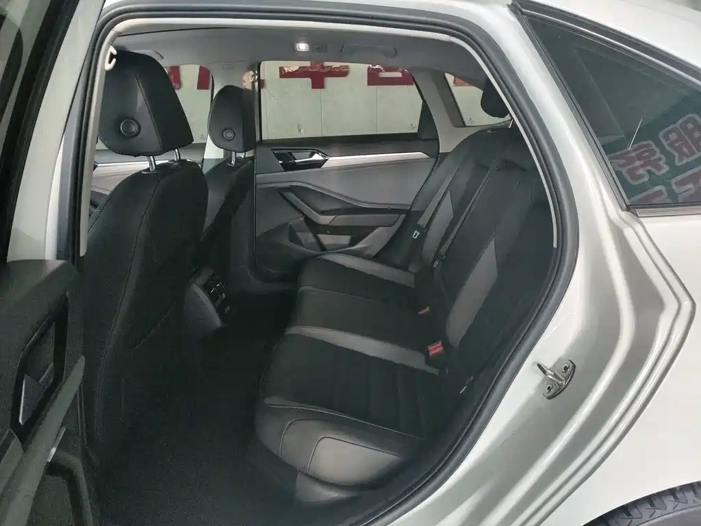 Volkswagen Sagitar — миниатюра 7