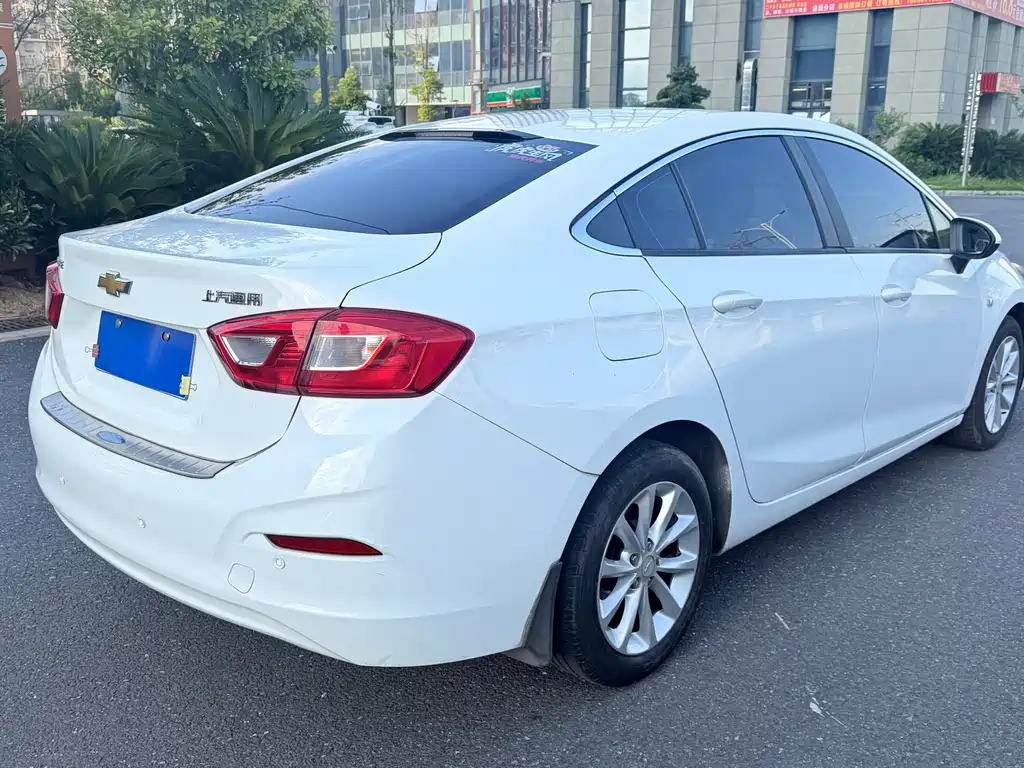 Chevrolet Cruze — миниатюра 5
