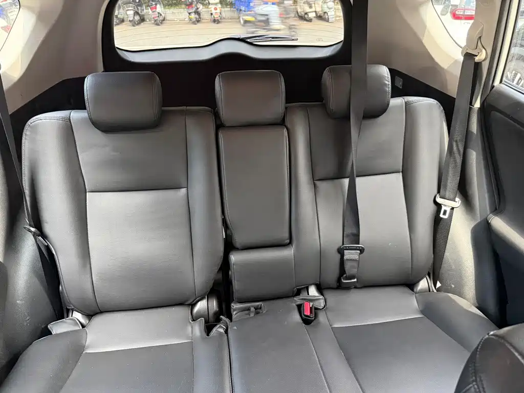 Toyota RAV4 — миниатюра 11