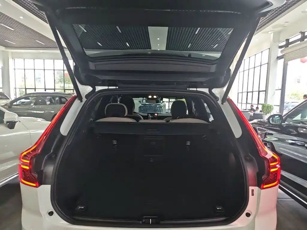 Volvo XC60 — миниатюра 19
