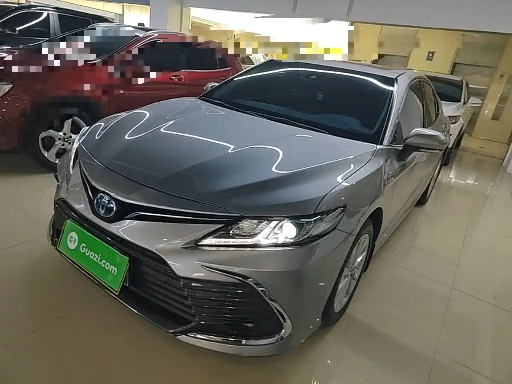 Toyota Camry — миниатюра 2