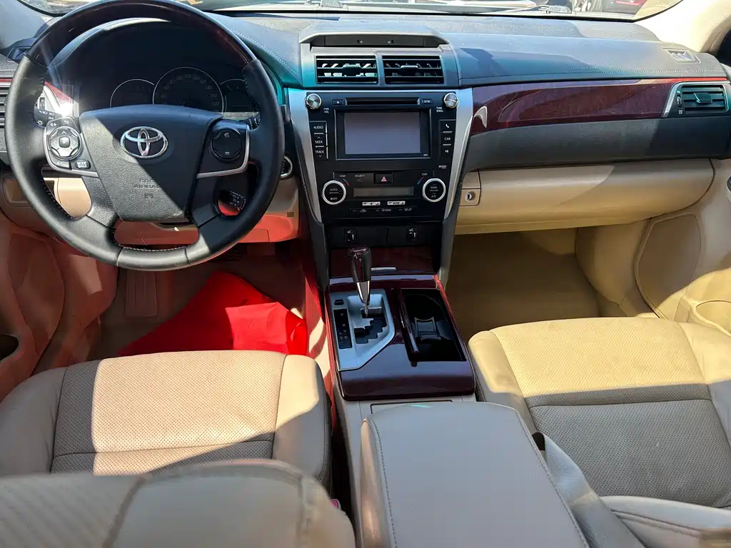 Toyota Camry — миниатюра 6