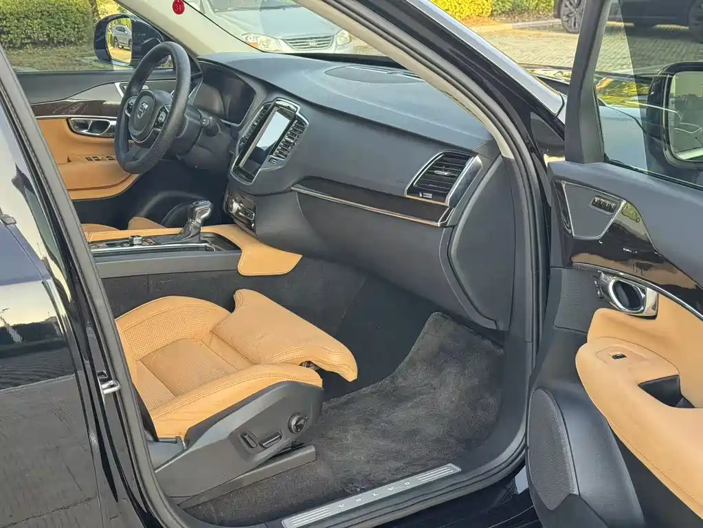 Volvo XC90 — миниатюра 15