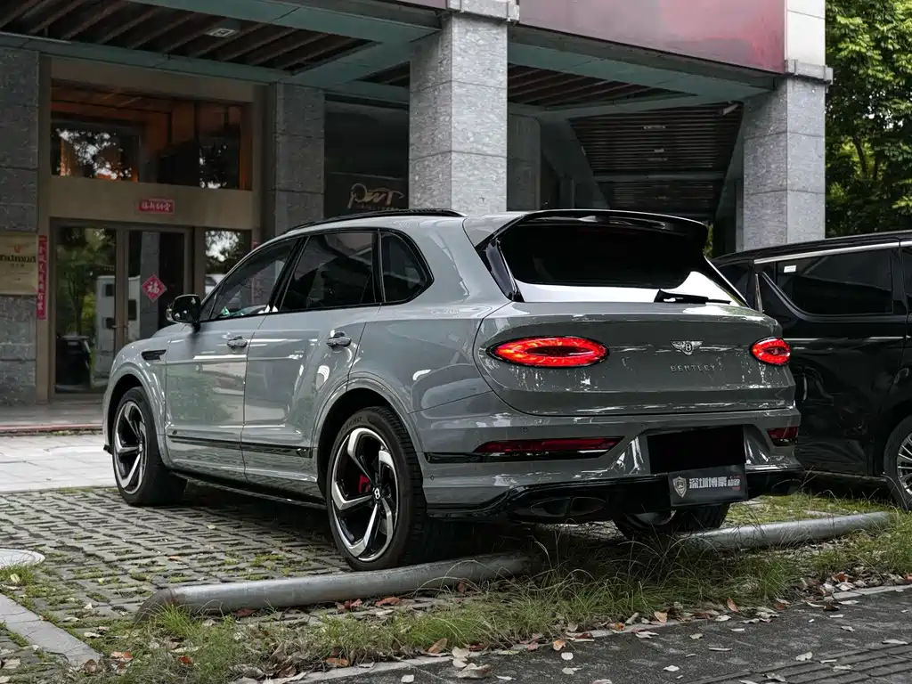 Bentley Bentayga — миниатюра 22