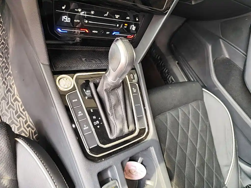 Volkswagen Magotan PHEV — миниатюра 14