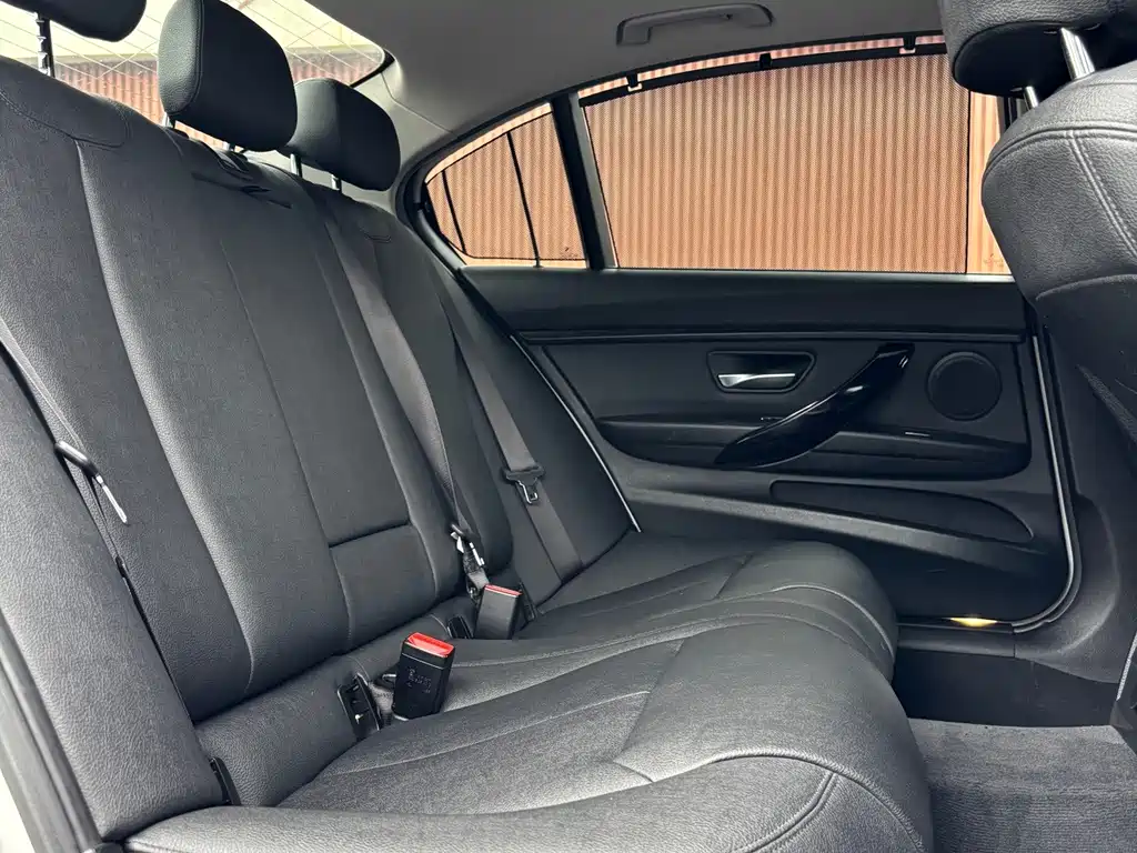 BMW 3 Series — миниатюра 7