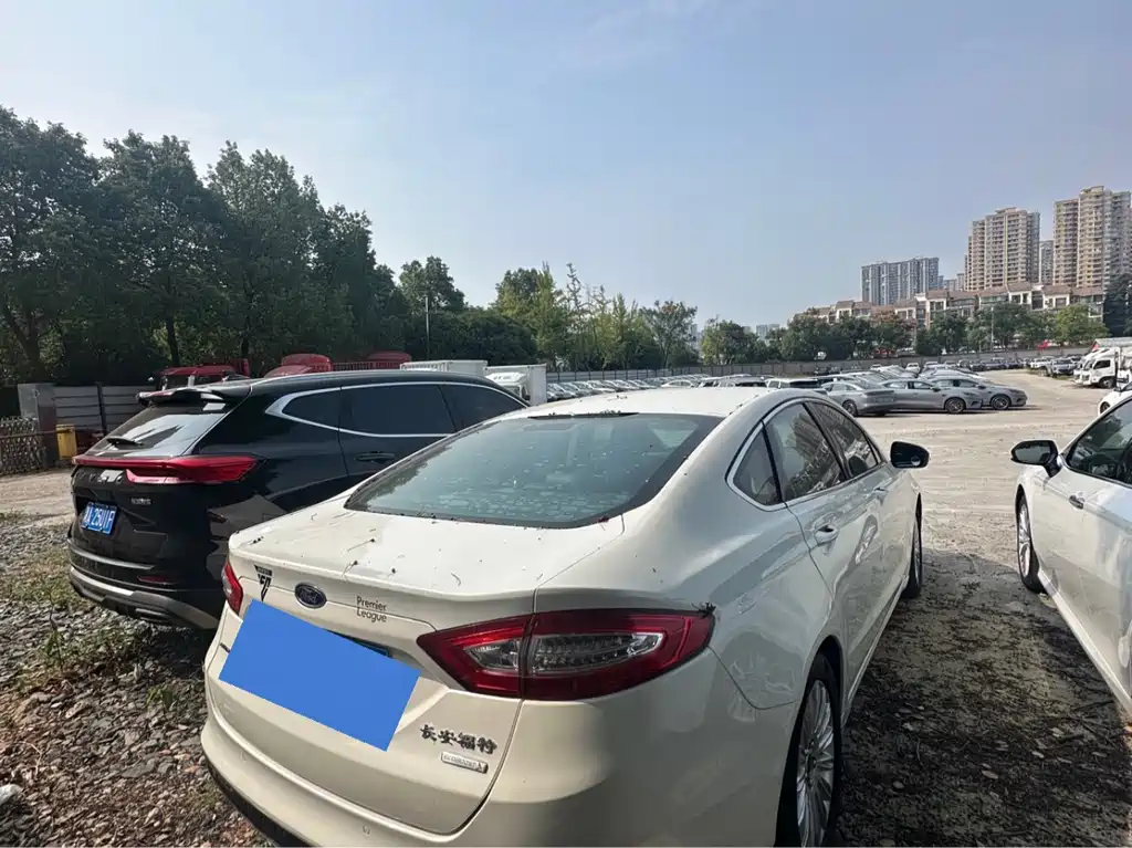 Ford Mondeo — миниатюра 8