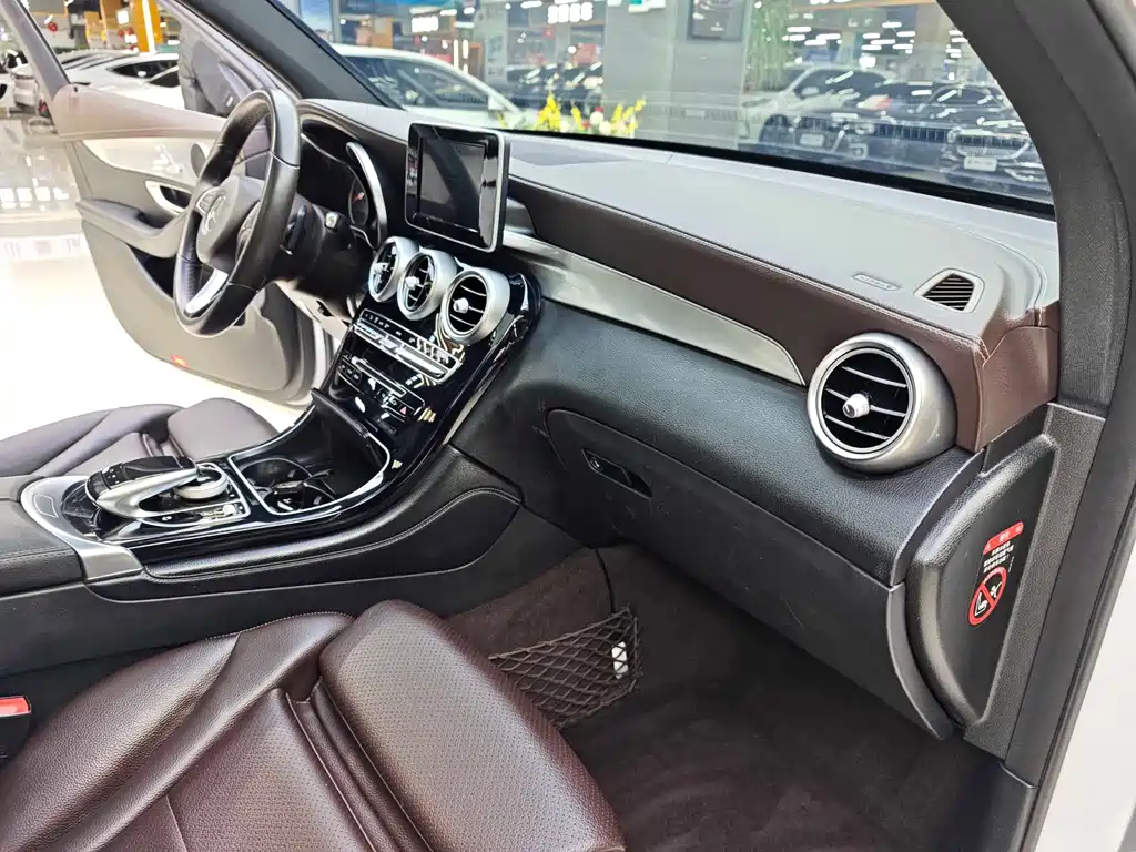 Mercedes-Benz GLC — миниатюра 13
