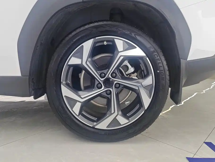 Geely Boyue L — миниатюра 6