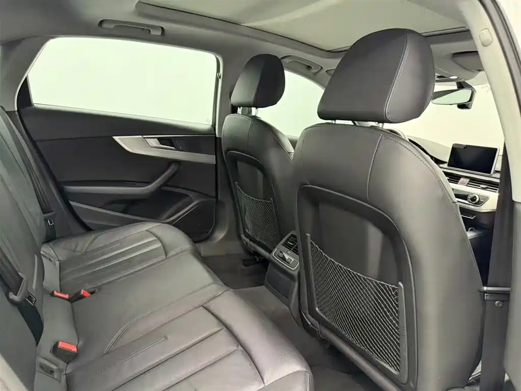 Audi A4L — миниатюра 7
