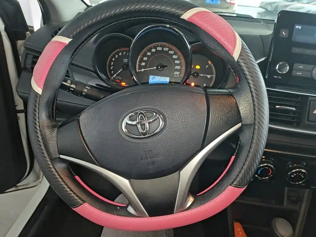 Toyota Yaris L — миниатюра 11
