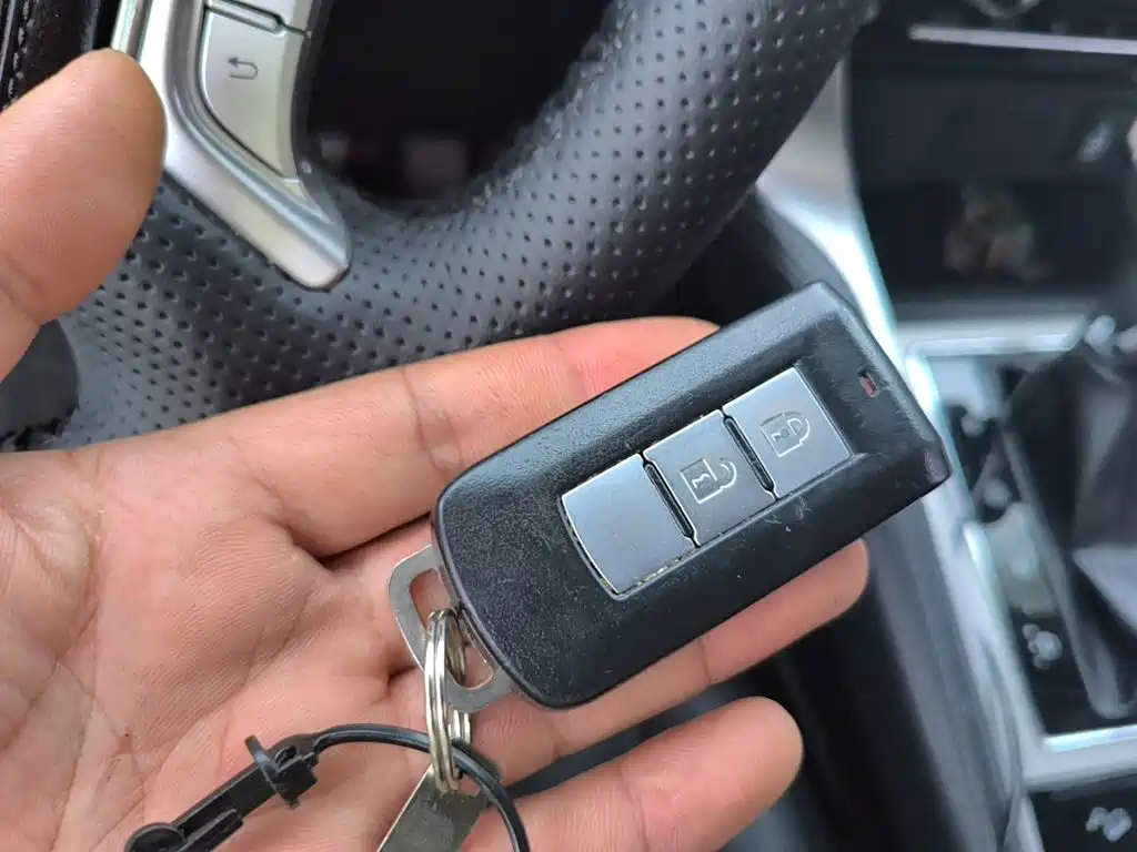 Mitsubishi Pajero Sport (Import) — миниатюра 9