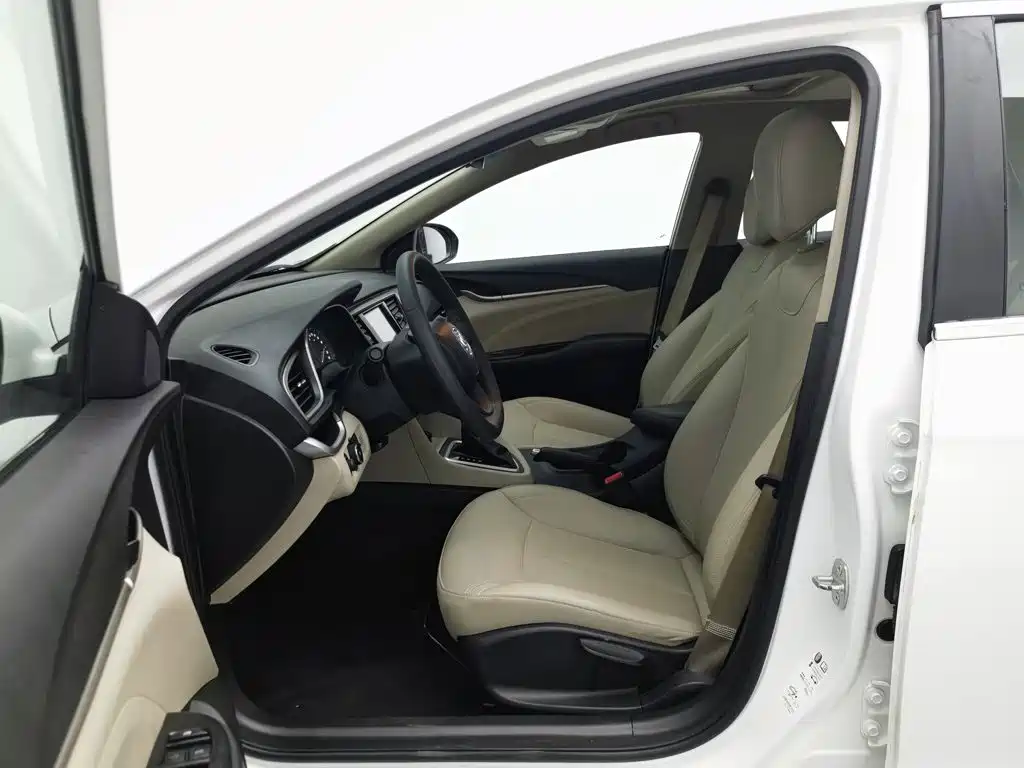 Buick Excelle — миниатюра 10