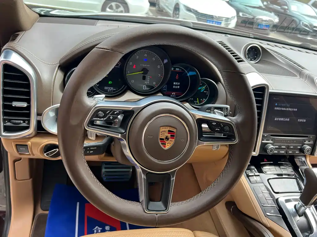 Porsche Cayenne Hybrid — миниатюра 32