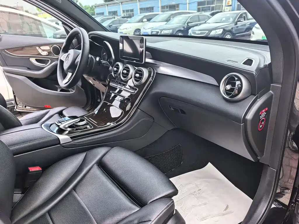 Mercedes-Benz GLC 2019 GLC 260 4MATIC