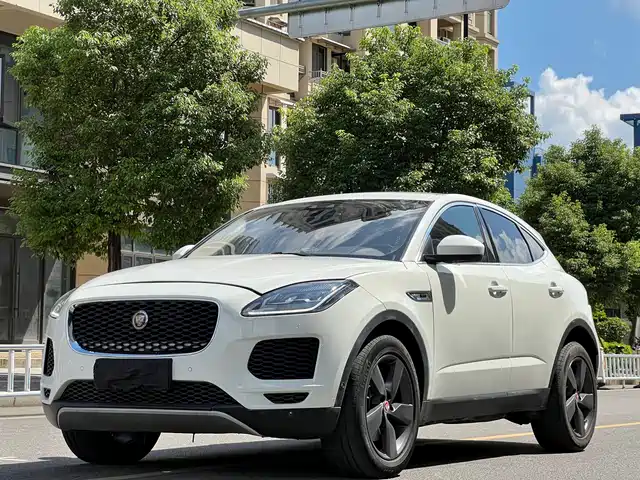 JAGUAR E PACE
