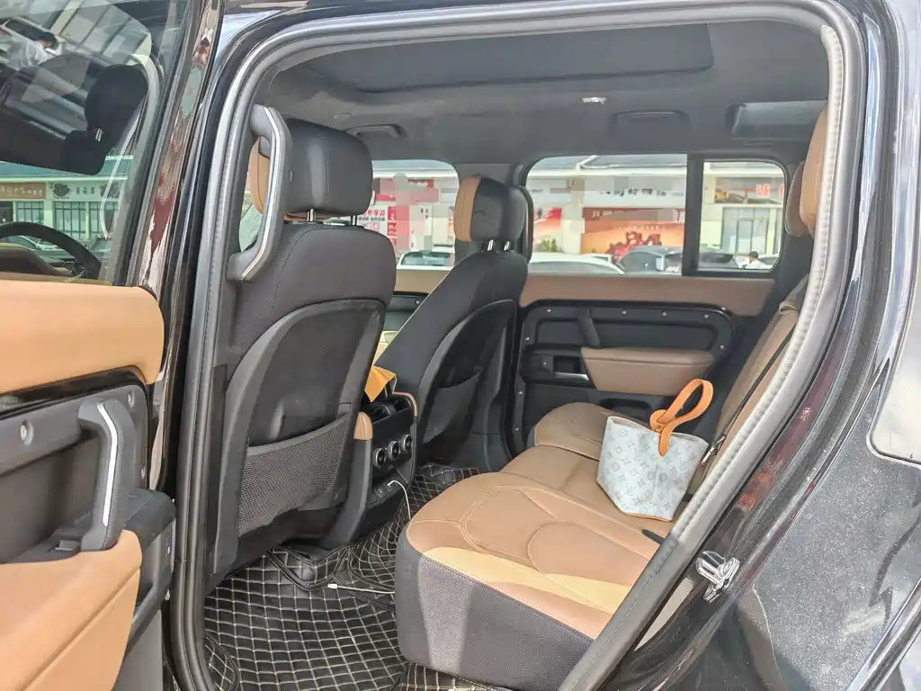 Land Rover Defender — миниатюра 5