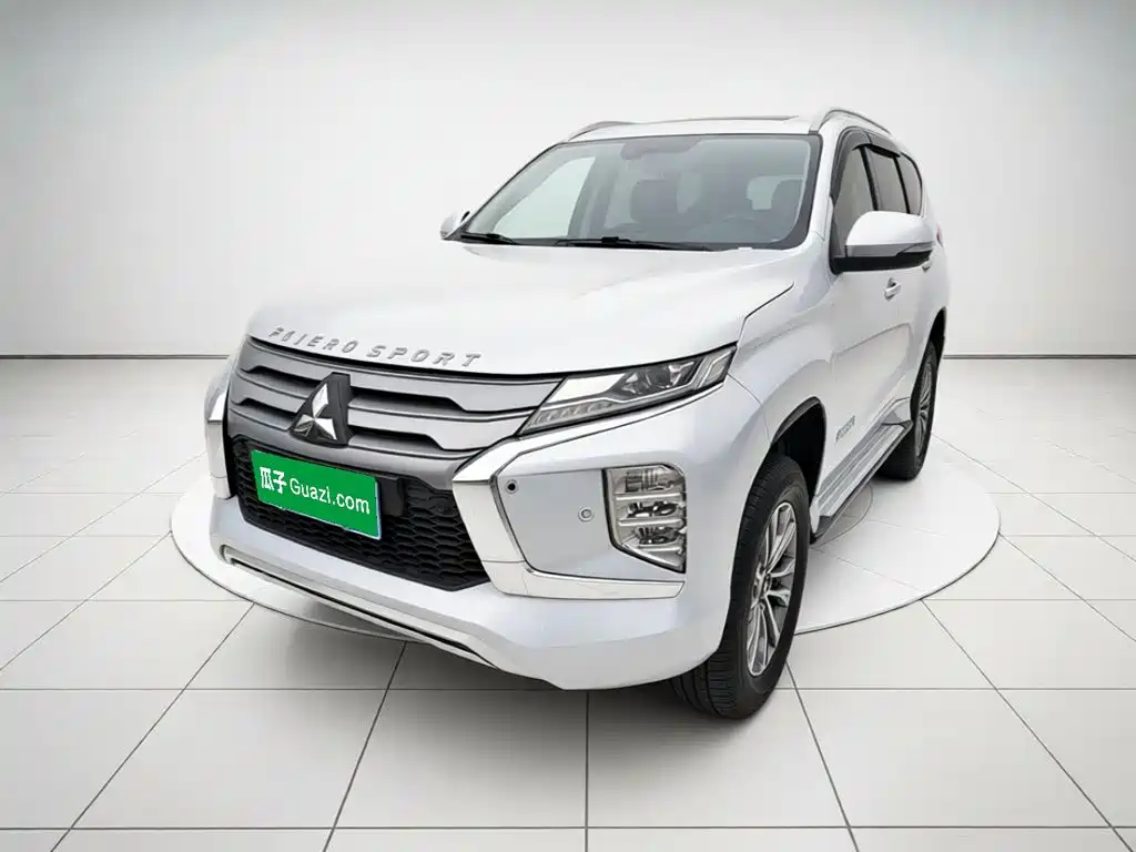 Mitsubishi Pajero Sport (Import)