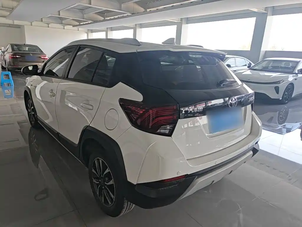 Toyota Yaris L — миниатюра 5