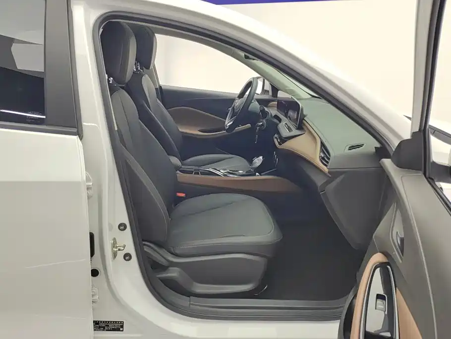 Buick Verano — миниатюра 8