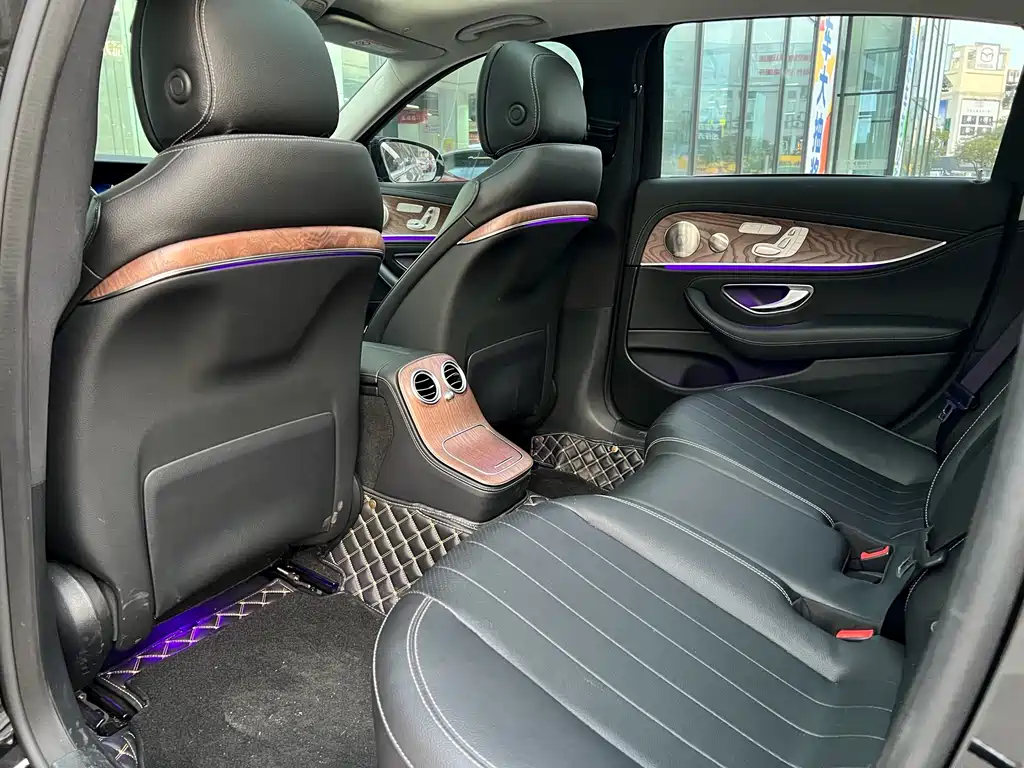 MERCEDES-BENZ E CLASS