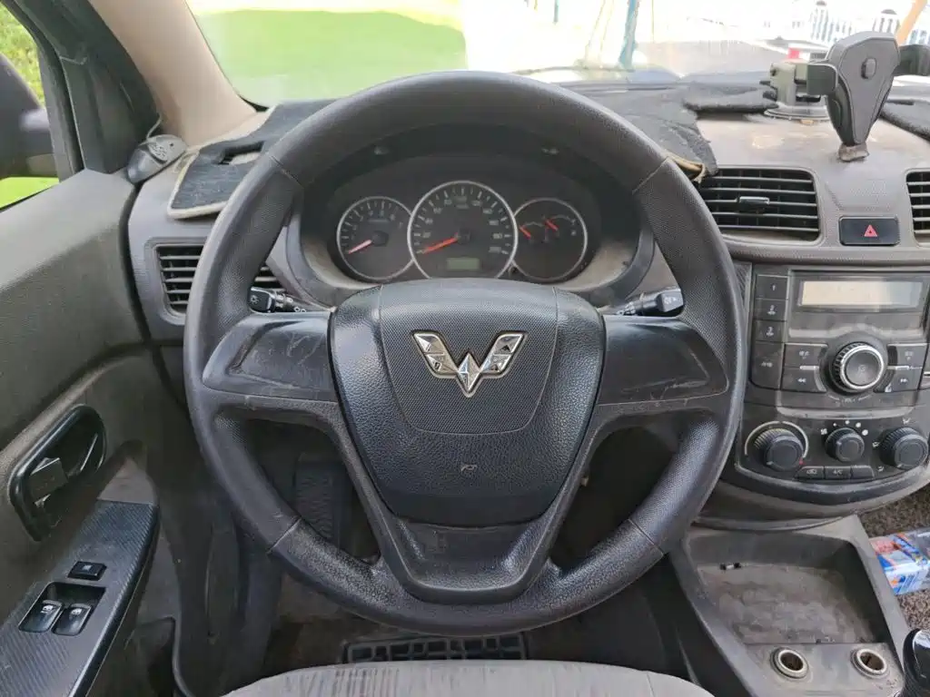 Wuling Hongguang — миниатюра 11