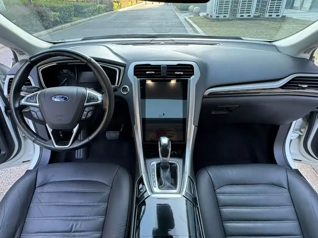 Ford Mondeo — миниатюра 10