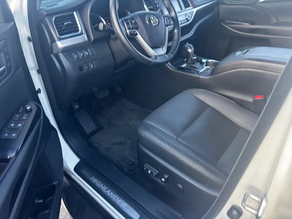 Toyota Highlander — миниатюра 10