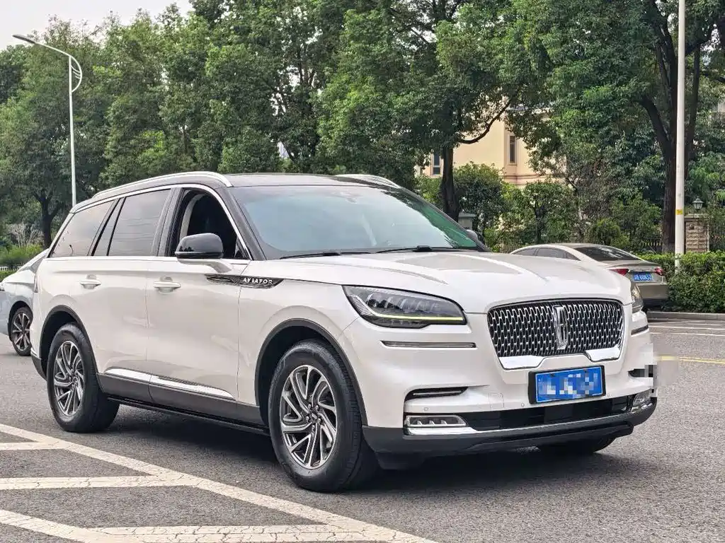 Lincoln Aviator — миниатюра 3