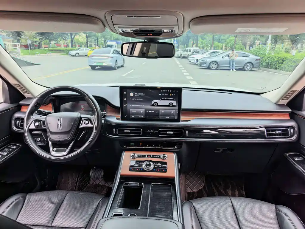Lincoln Aviator — миниатюра 13