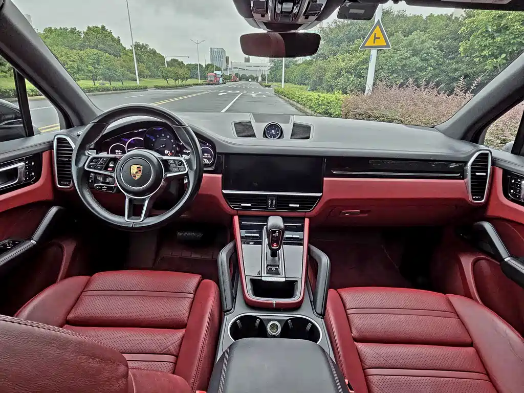 Porsche Cayenne — миниатюра 6
