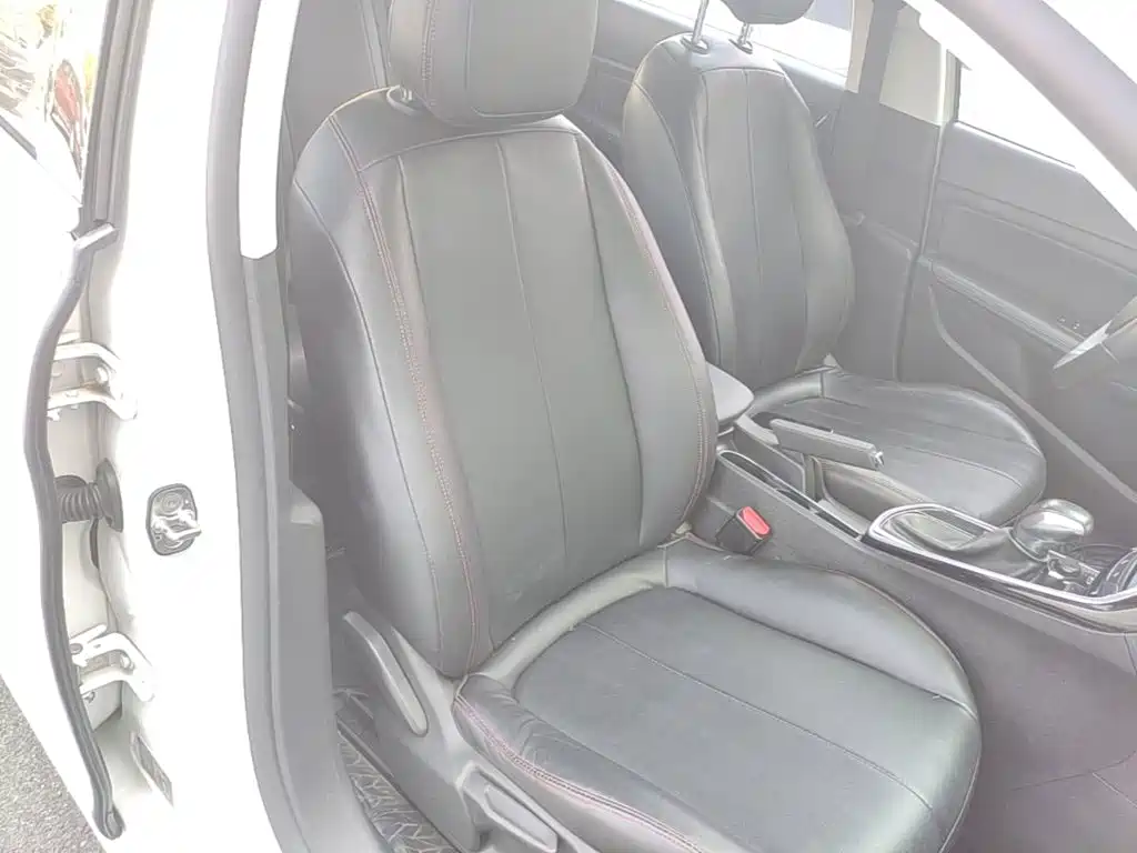 Peugeot 308 — миниатюра 25