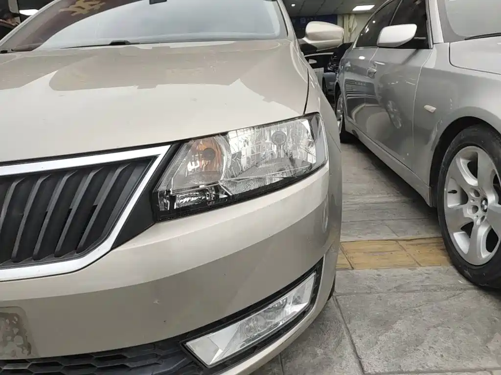 Skoda Rapid — миниатюра 24