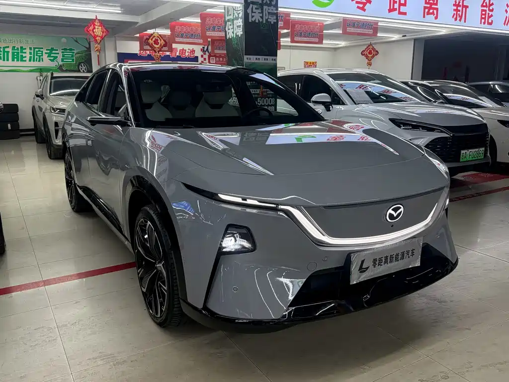 Mazda EZ-60 — миниатюра 3