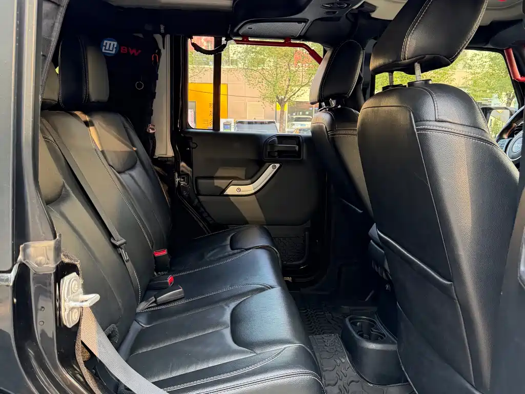 Jeep Wrangler — миниатюра 18