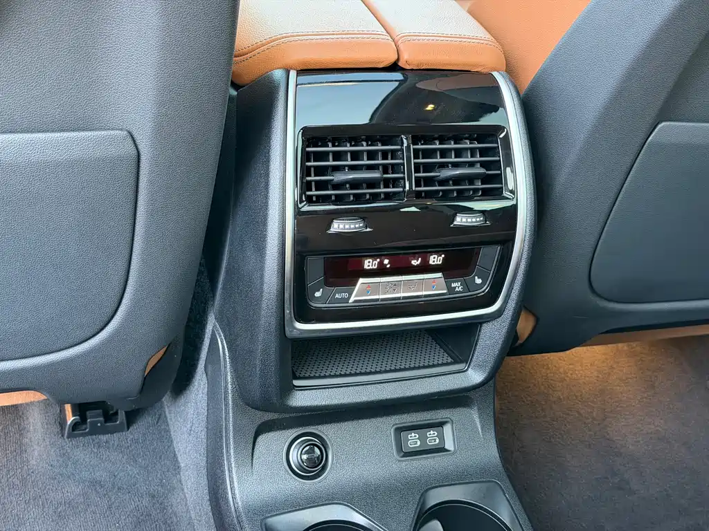 BMW X7 — миниатюра 16