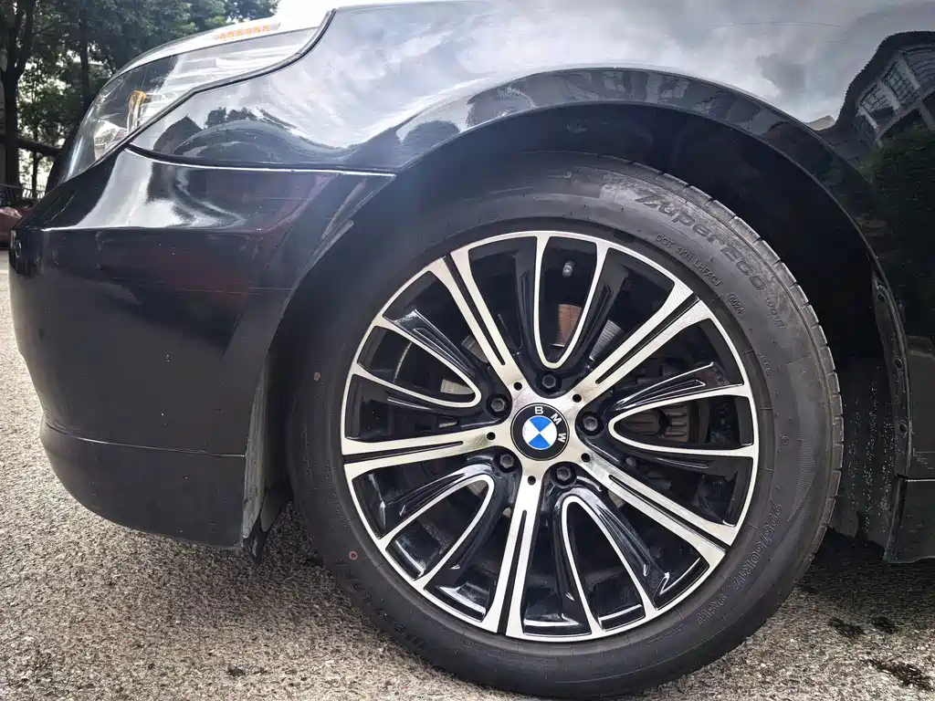 BMW 5 Series — миниатюра 5
