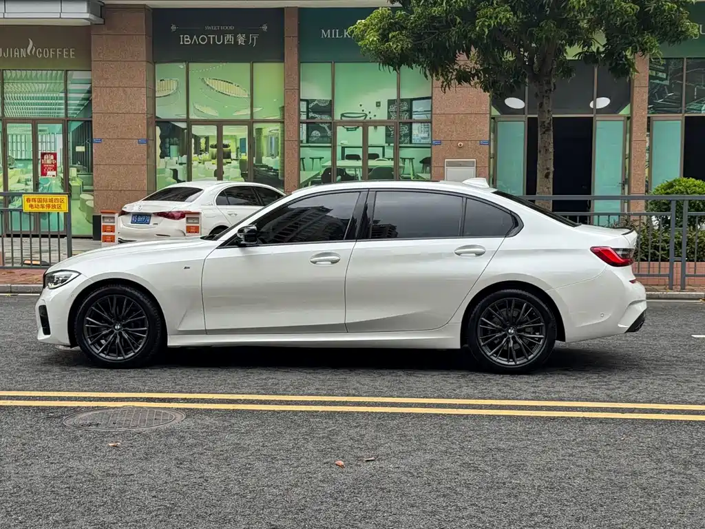 BMW 3 Series — миниатюра 26