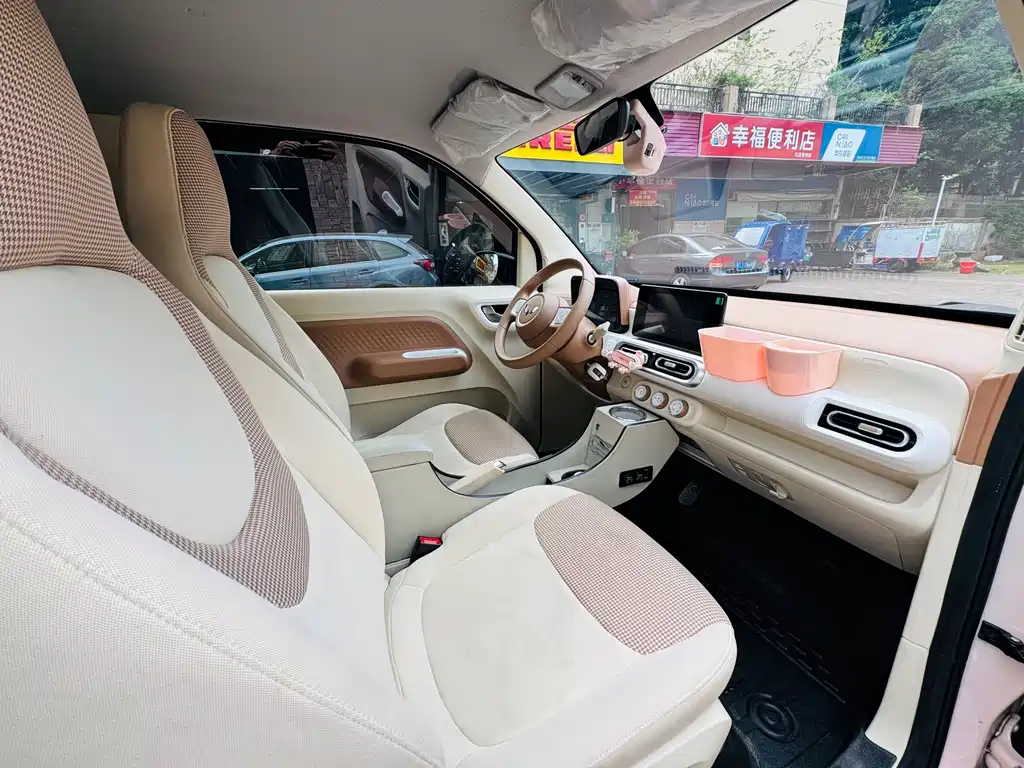 Wuling MINIEV — миниатюра 6