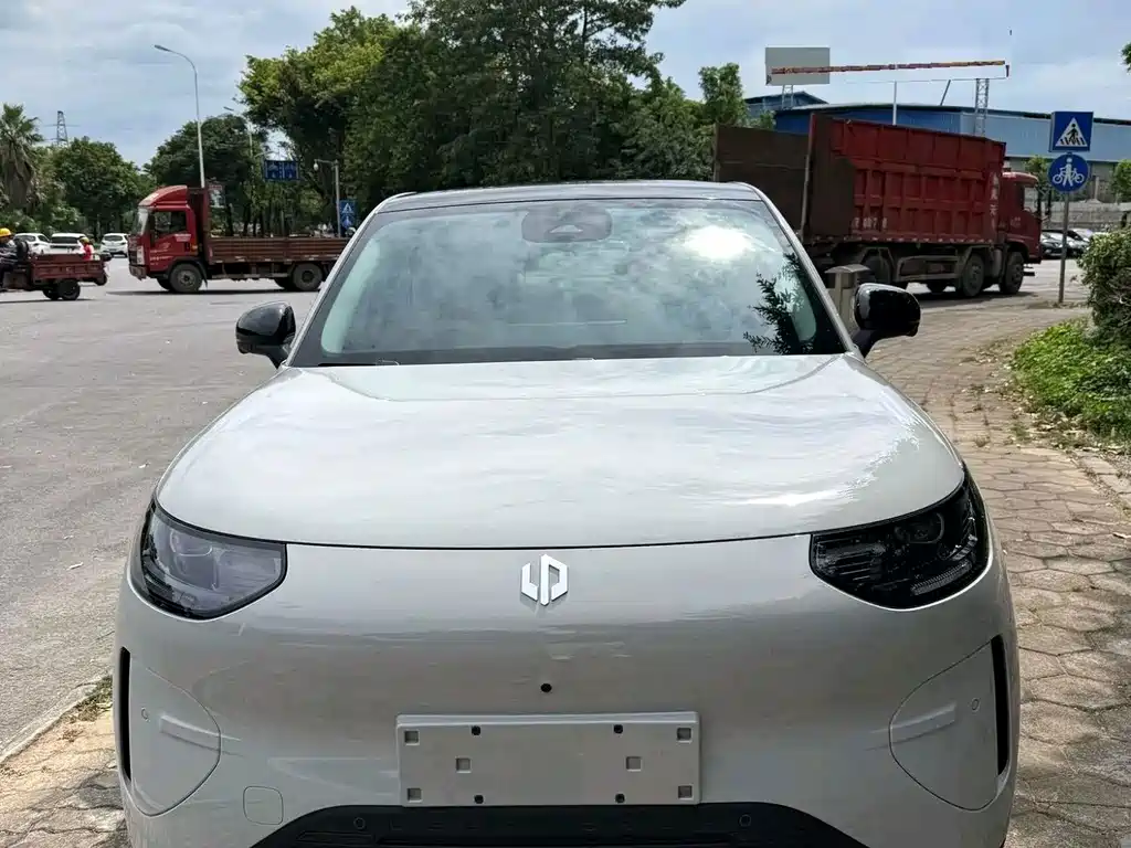 Leapmotor Leapmotor A10 — миниатюра 2
