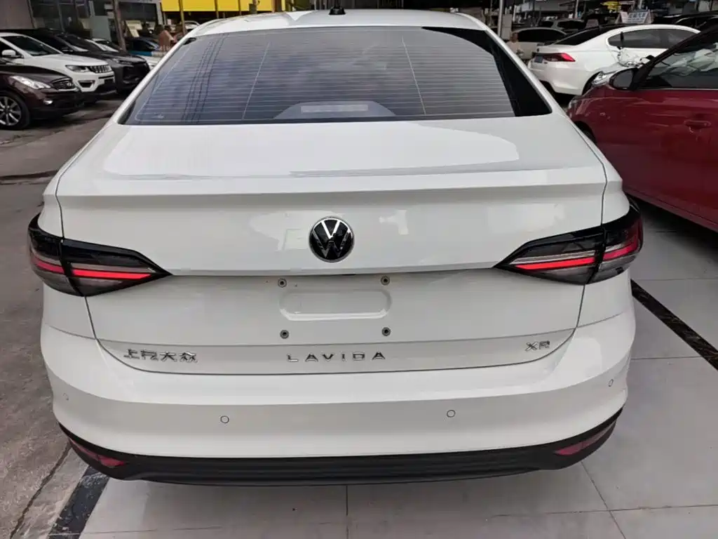Volkswagen Lavida — миниатюра 6